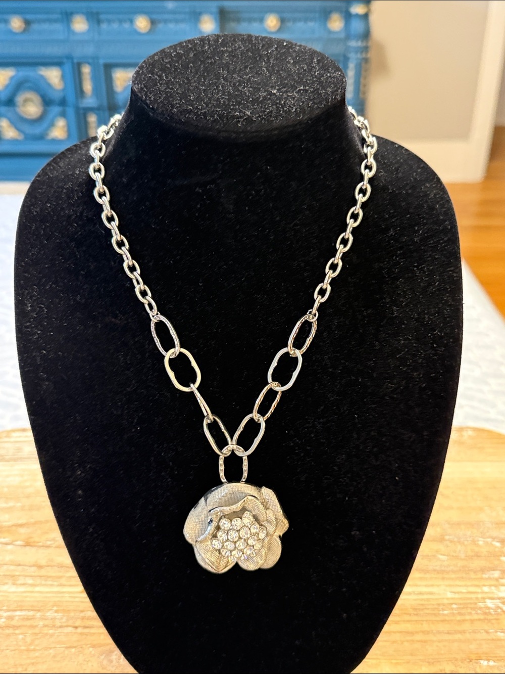 Vintage Silver Tone Rose Rhinestone Rose Large Chain Pendant Statement Necklace